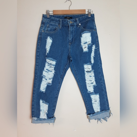 Forever 21 Cropped Frayed Ankle Jeans NWT - Picture 1 of 6